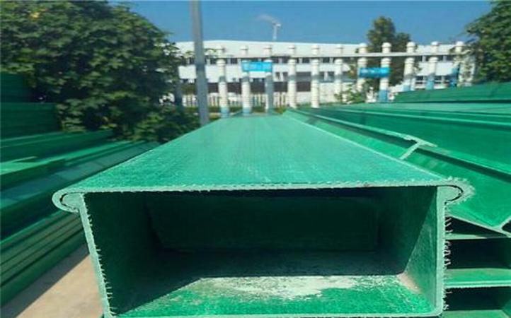 興山玻璃鋼電纜橋架